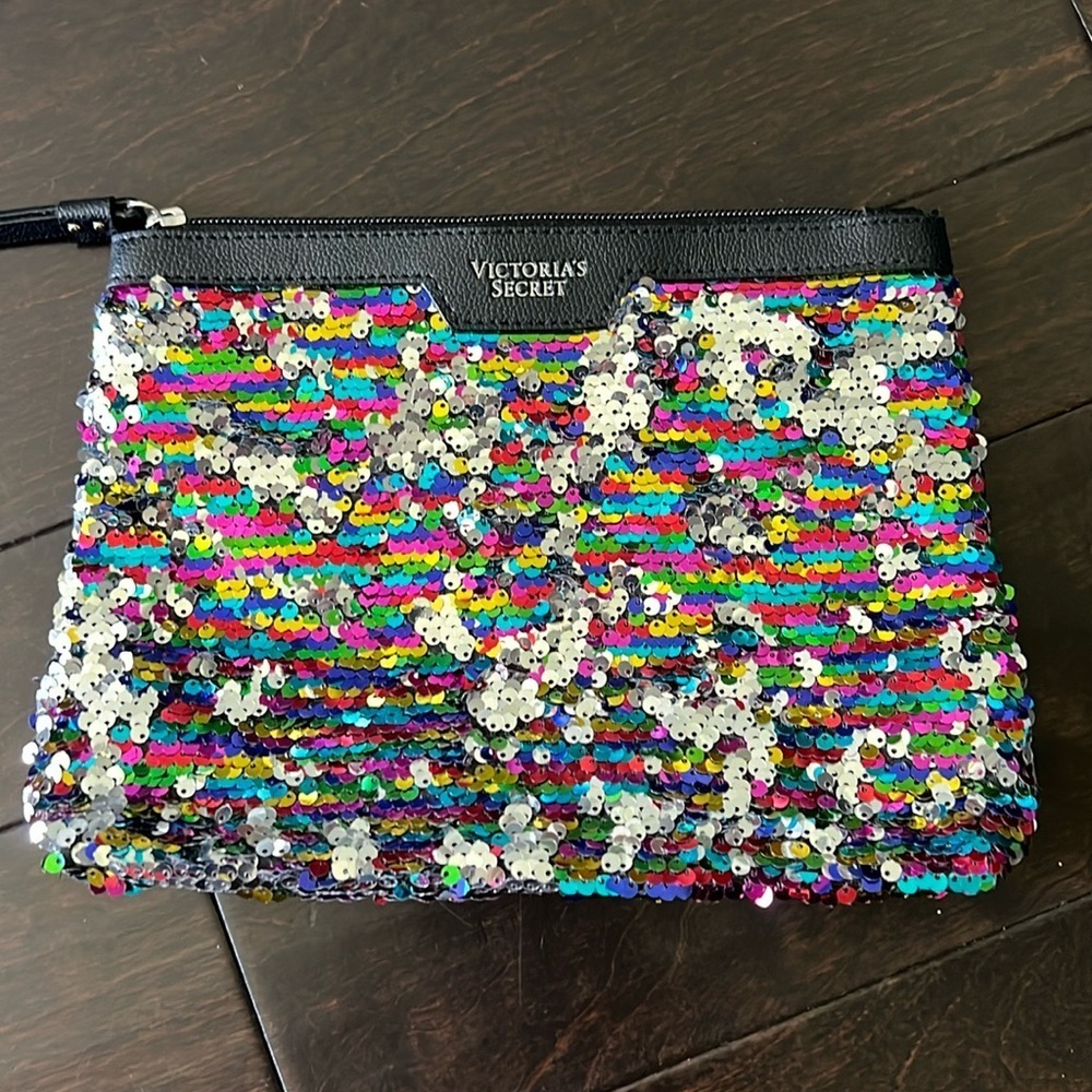 Victoria Secret sequin cosmetic bag NWOT - Picture 1 of 8